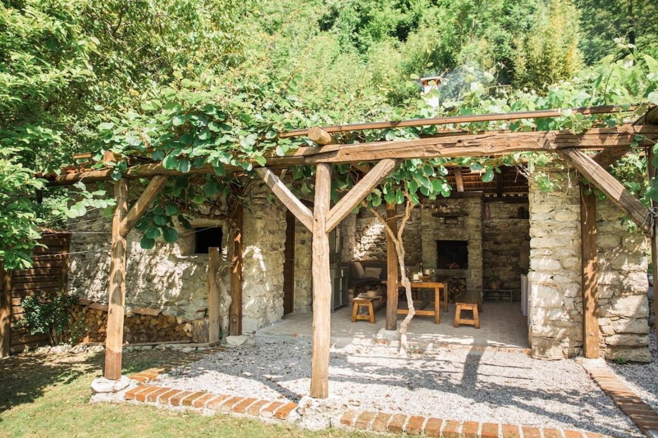 Kuninez, Holiday Home With Summer Kitchen Most na Soči Eksteriør bilde
